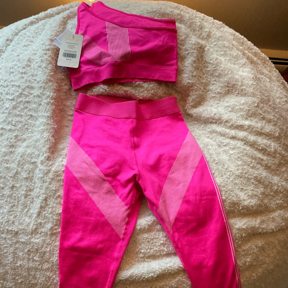 Fabletics Sports Bra & Legging Set